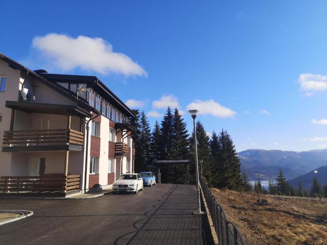 Laki Apartman Zaovine Luaran gambar