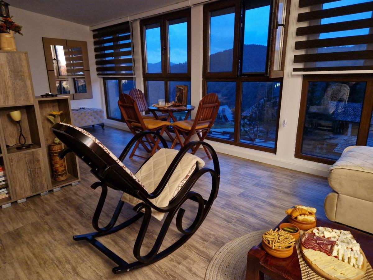 Laki Apartman Zaovine Luaran gambar