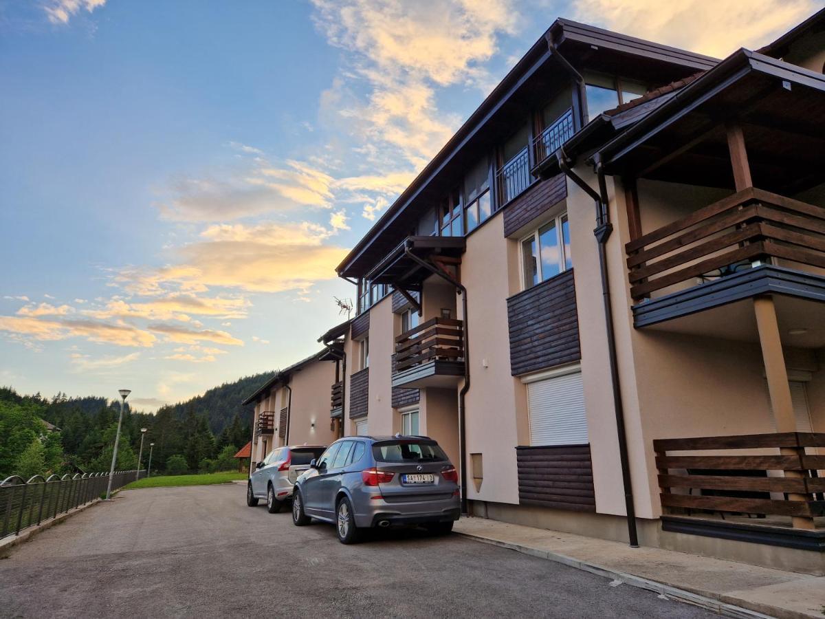 Laki Apartman Zaovine Luaran gambar