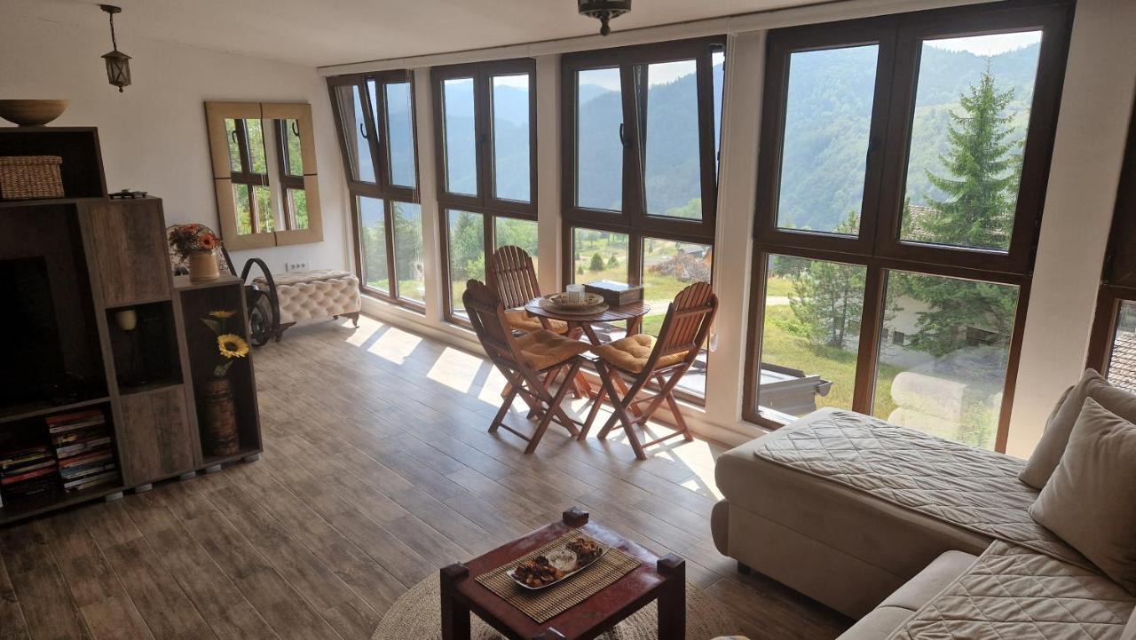 Laki Apartman Zaovine Luaran gambar